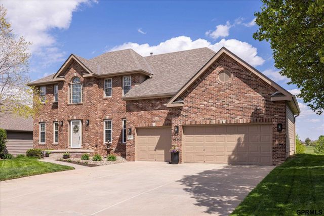 6005 N 163 Street, Omaha, NE 68116