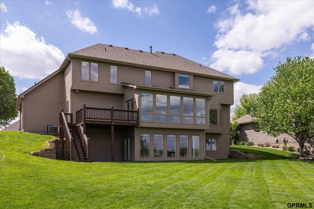 6005 N 163 Street, Omaha, NE 68116