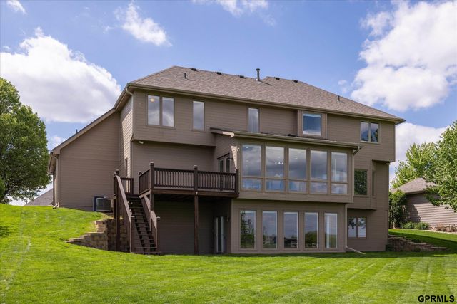 6005 N 163 Street, Omaha, NE 68116
