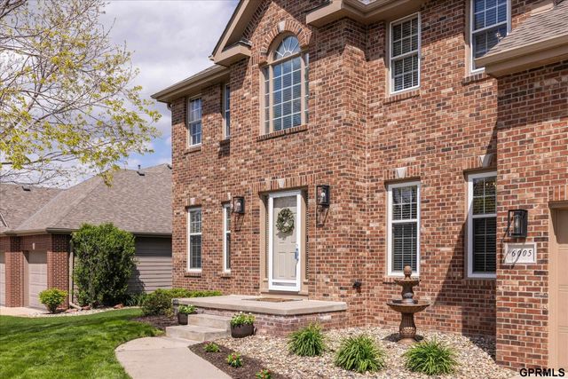 6005 N 163 Street, Omaha, NE 68116