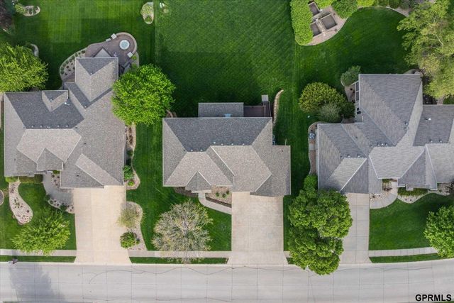 6005 N 163 Street, Omaha, NE 68116