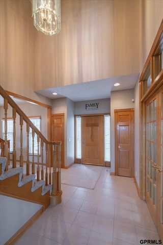 6005 N 163 Street, Omaha, NE 68116