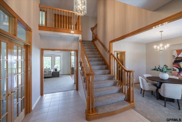 6005 N 163 Street, Omaha, NE 68116