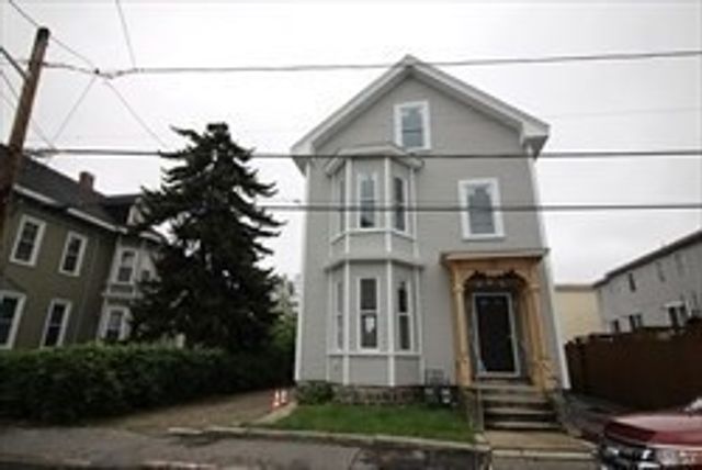 64 Butterfield 2, Lowell, MA 01852
