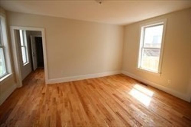 64 Butterfield 2, Lowell, MA 01852