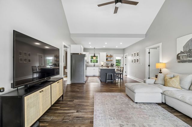 3027 Highway 49 W, Charlotte, TN 37036
