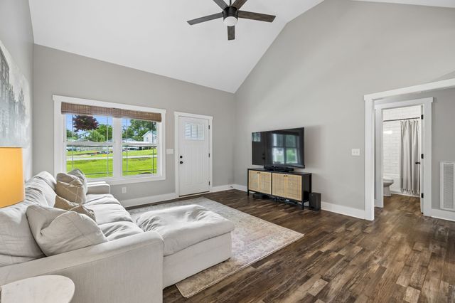 3027 Highway 49 W, Charlotte, TN 37036