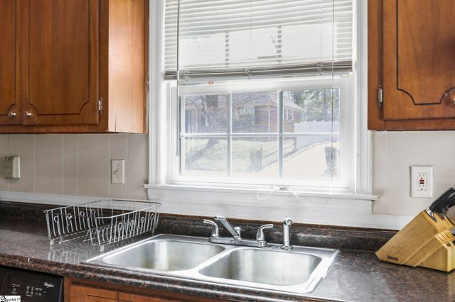 200 Yorkshire Drive, Spartanburg, SC 29301