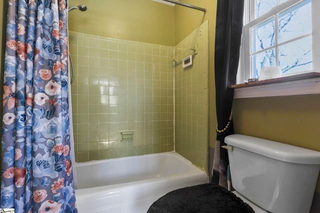 200 Yorkshire Drive, Spartanburg, SC 29301