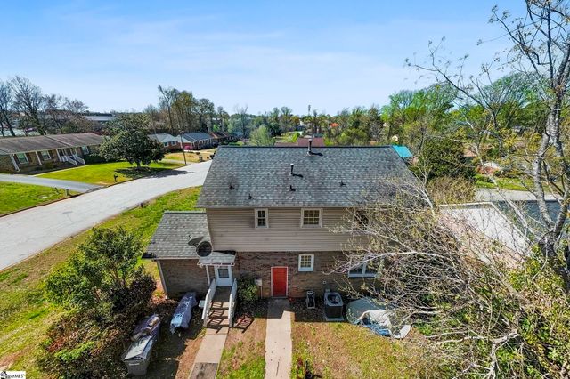 200 Yorkshire Drive, Spartanburg, SC 29301