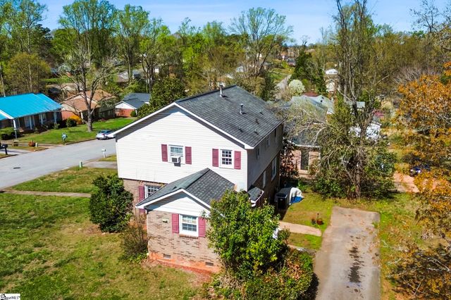 200 Yorkshire Drive, Spartanburg, SC 29301