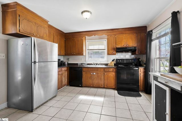 200 Yorkshire Drive, Spartanburg, SC 29301