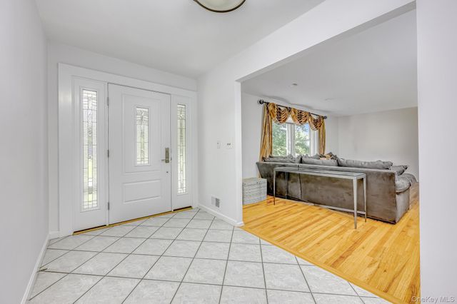 20 Dolphin Road, New City, NY 10956