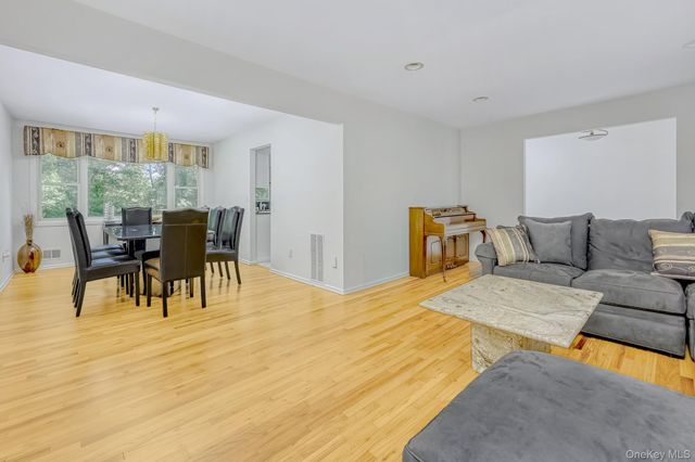 20 Dolphin Road, New City, NY 10956