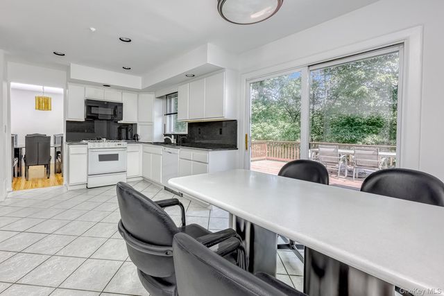 20 Dolphin Road, New City, NY 10956