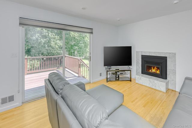 20 Dolphin Road, New City, NY 10956
