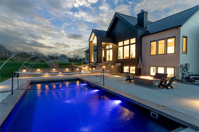 5044 Hickory Pointe Woods, Ada, MI 49301