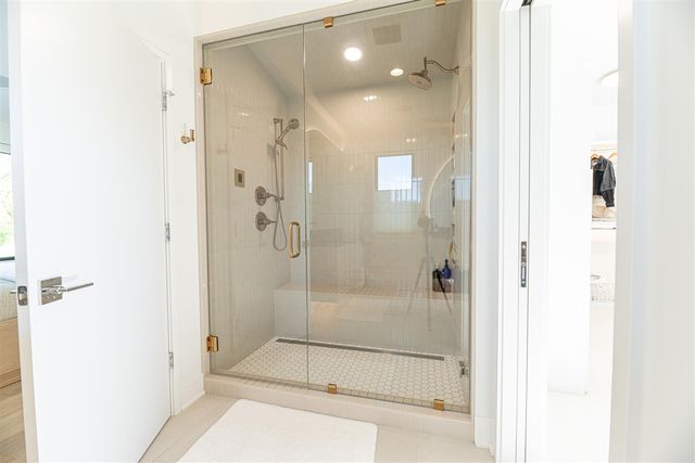 5044 Hickory Pointe Woods, Ada, MI 49301