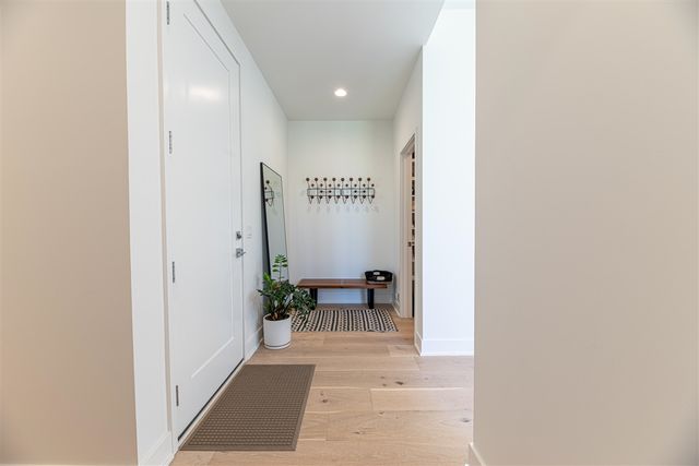 5044 Hickory Pointe Woods, Ada, MI 49301