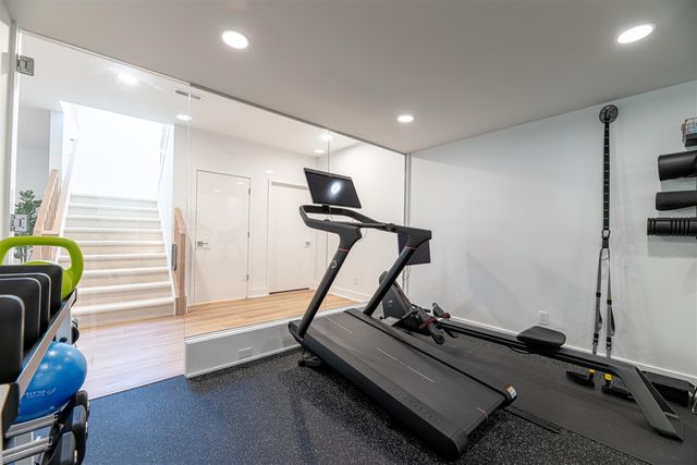 5044 Hickory Pointe Woods, Ada, MI 49301