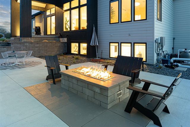 5044 Hickory Pointe Woods, Ada, MI 49301