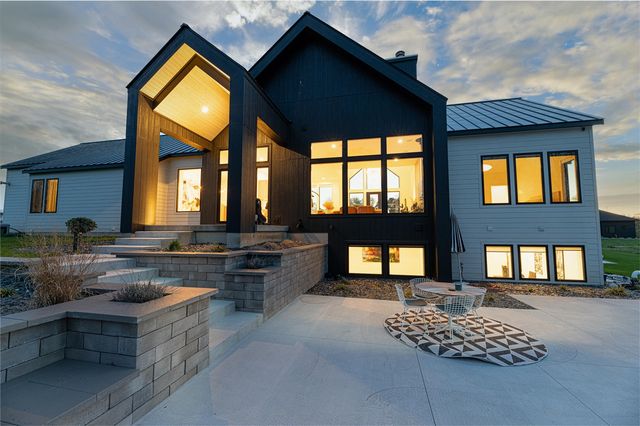 5044 Hickory Pointe Woods, Ada, MI 49301