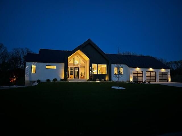 5044 Hickory Pointe Woods, Ada, MI 49301