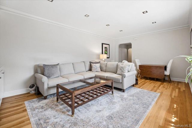 90 Bryant Avenue 2B- Dorset, White Plains, NY 10605
