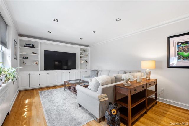 90 Bryant Avenue 2B- Dorset, White Plains, NY 10605