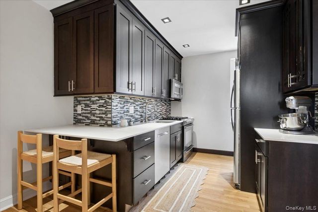 90 Bryant Avenue 2B- Dorset, White Plains, NY 10605