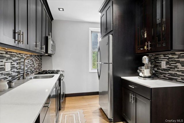 90 Bryant Avenue 2B- Dorset, White Plains, NY 10605