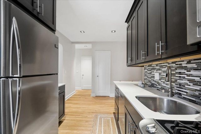 90 Bryant Avenue 2B- Dorset, White Plains, NY 10605