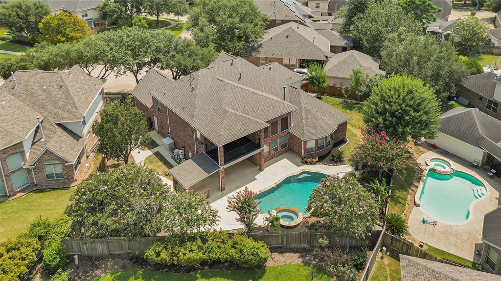 13310 Pecan Walk Lane, Sugar Land, TX 77498