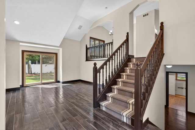 798 Sunset Drive, Eagan, MN 55123