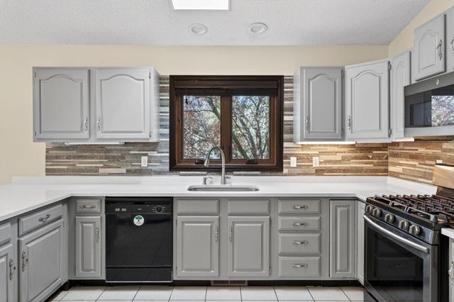 798 Sunset Drive, Eagan, MN 55123