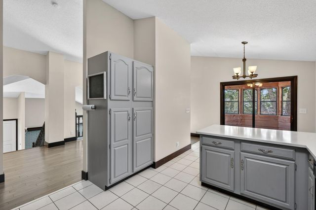 798 Sunset Drive, Eagan, MN 55123