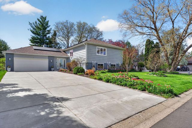 798 Sunset Drive, Eagan, MN 55123