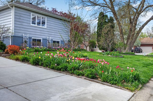 798 Sunset Drive, Eagan, MN 55123