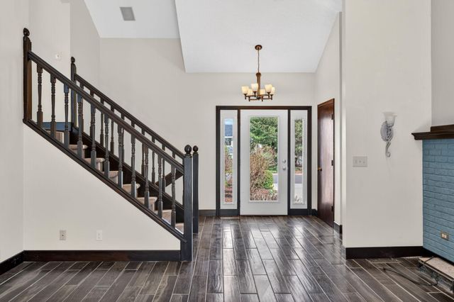 798 Sunset Drive, Eagan, MN 55123