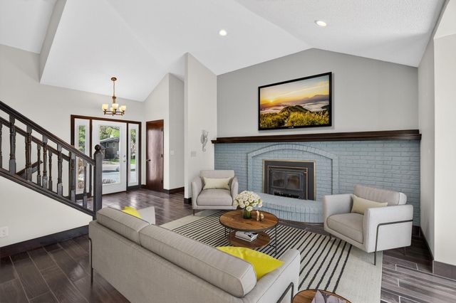 798 Sunset Drive, Eagan, MN 55123