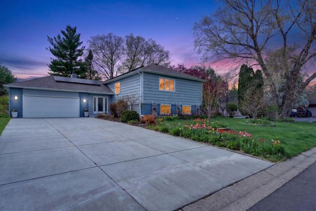 798 Sunset Drive, Eagan, MN 55123