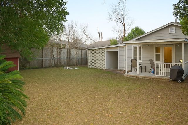 914 E 52nd ST, Austin, TX 78751