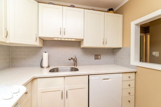 5 Cass Street 12, Boston, MA 02132