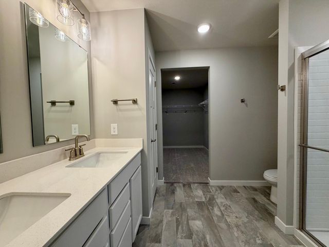 4849 Island Park Drive, Woodbury, MN 55129