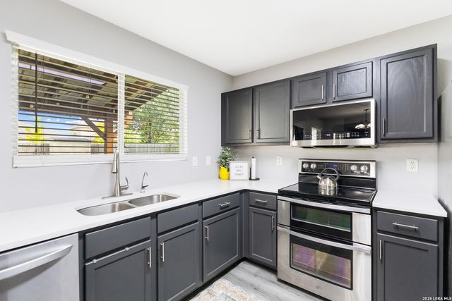 105 Hawks Meadows, Schertz, TX 78154