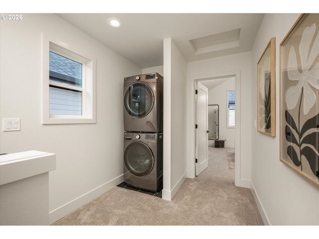 6945 N BURR Ave, Portland, OR 97203