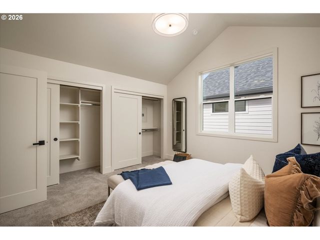 6945 N BURR Ave, Portland, OR 97203