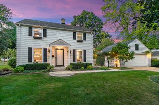 420 Gray Street, St. Charles, IL 60174