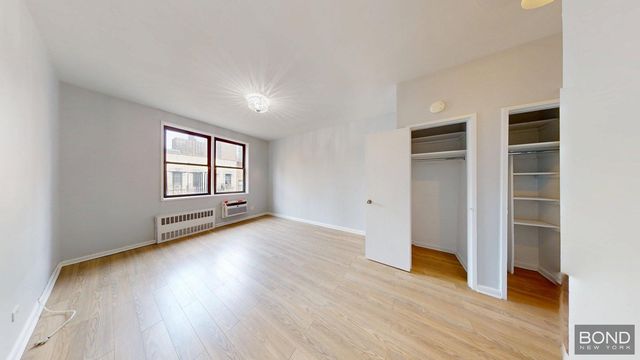 320 E 90th St Apt 5B, New York City, NY 10128