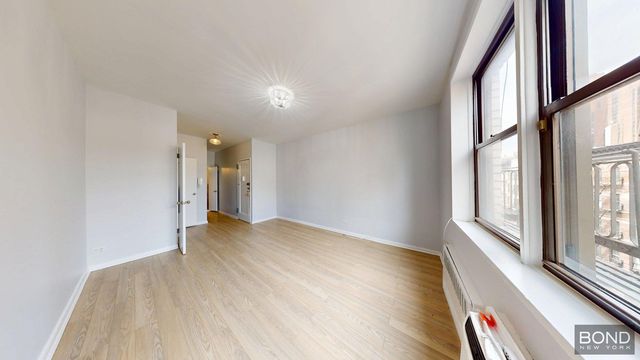 320 E 90th St Apt 5B, New York City, NY 10128